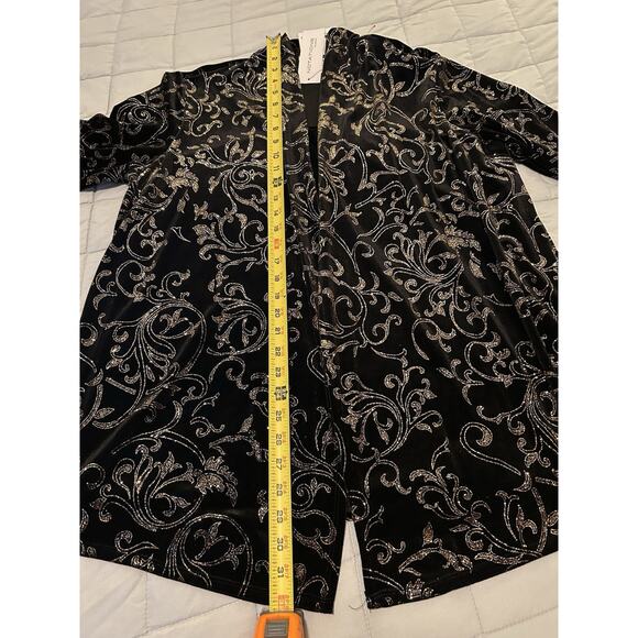 Notations Cardigans Women’s
Formal Black Burnout Floral Long Sleeve 1X Jacket - Picture 13 of 16